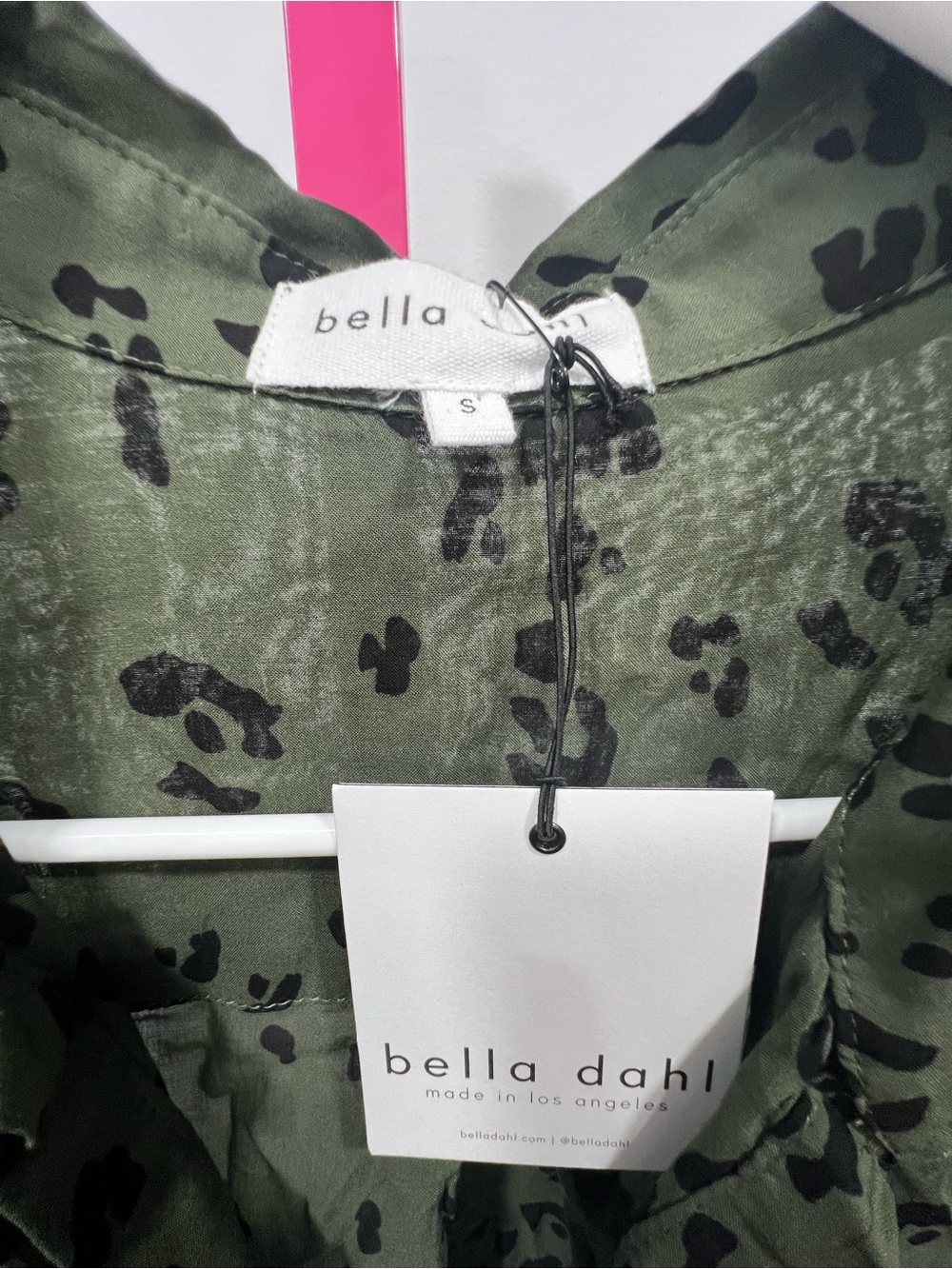 Bella Dahl Green Leopard-Spot Button Down Shirt S 100% Rayon NWT - Picture 4 of 5